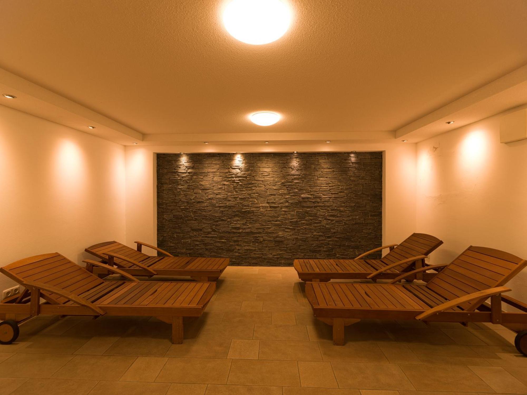Park Hotel Konz Exterior photo